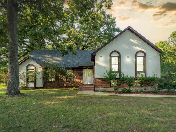 2009 W Broadway Street, West Plains, MO 65775