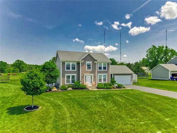 1593 Barrow Hl, Webster, NY 14580