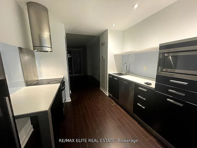38 Dan Leckie Way #2605 — Photo 2