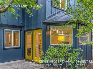 40 SW Cleveland Ave APT B, Bend, OR 97702