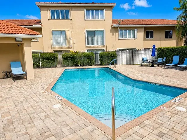 3 bed, 2.5 bath, $3,000 — Photo 4