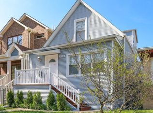 3738 W Addison St, Chicago, IL 60618
