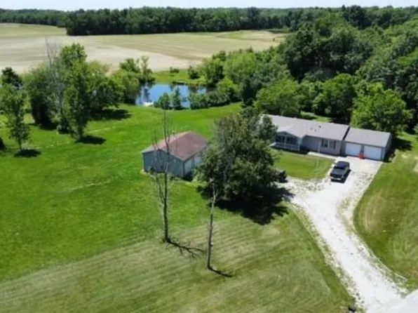 1054 Rocky Mountain Ave, Greenville, IL 62246