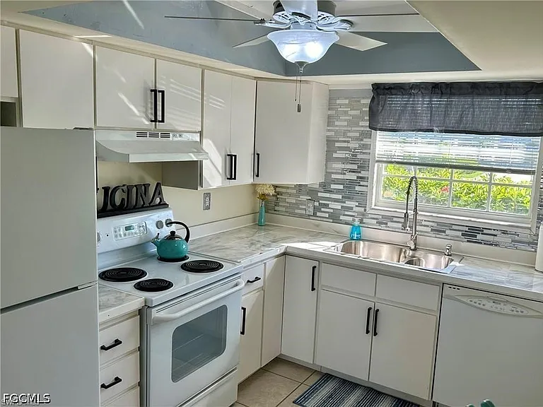 1005 SW 48th Ter #7 — Photo 8