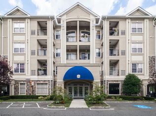 9104 Ravenscroft Rd, Clifton, NJ 07013