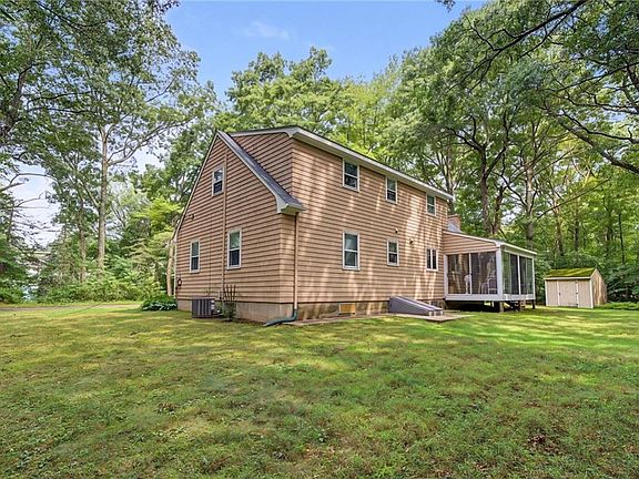 5th image of 27 Peck Hill Rd