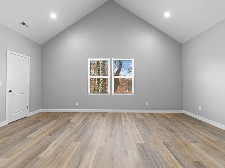 3365 Broadway St — Photo 11