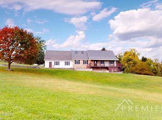 404 Old Oak Ln, New Columbia, PA 17856