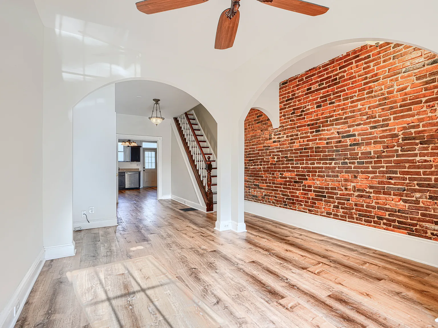 2 bed, 1.5 bath, 1144 sqft, $1,700 — Photo 2