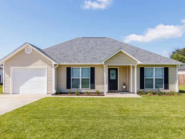 826 Kristen Ln, Hahira, GA 31632