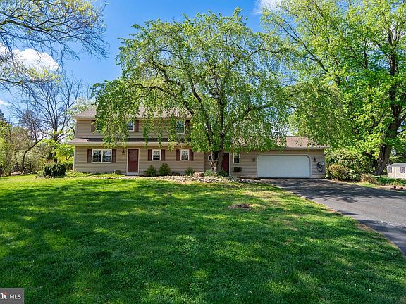 3rd image of 152 Betcher Rd