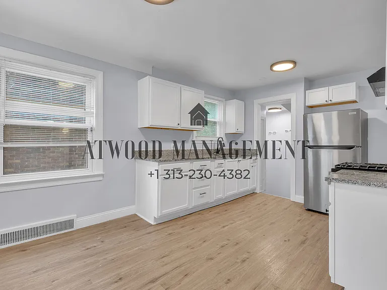 10037 Grayton St — Photo 6