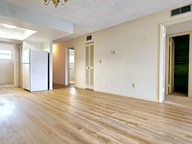 2135 N Courtenay Pkwy #B-209 — Photo 18