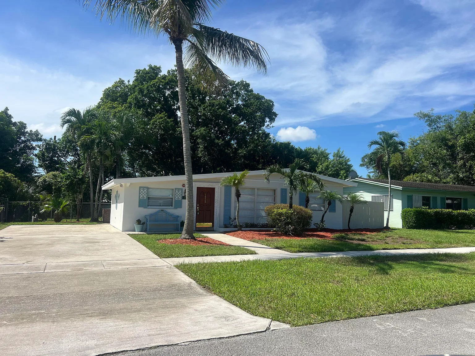 3 bed, 2.0 bath, 1433 sqft, $3,450 — Photo 1