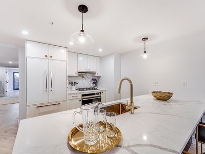 211 5th St #1, Jersey City, NJ, 07302