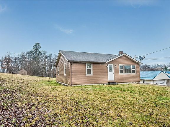 3rd image of 1339 Freeport Rd N