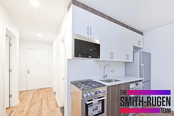 Rented by R New York | media 4