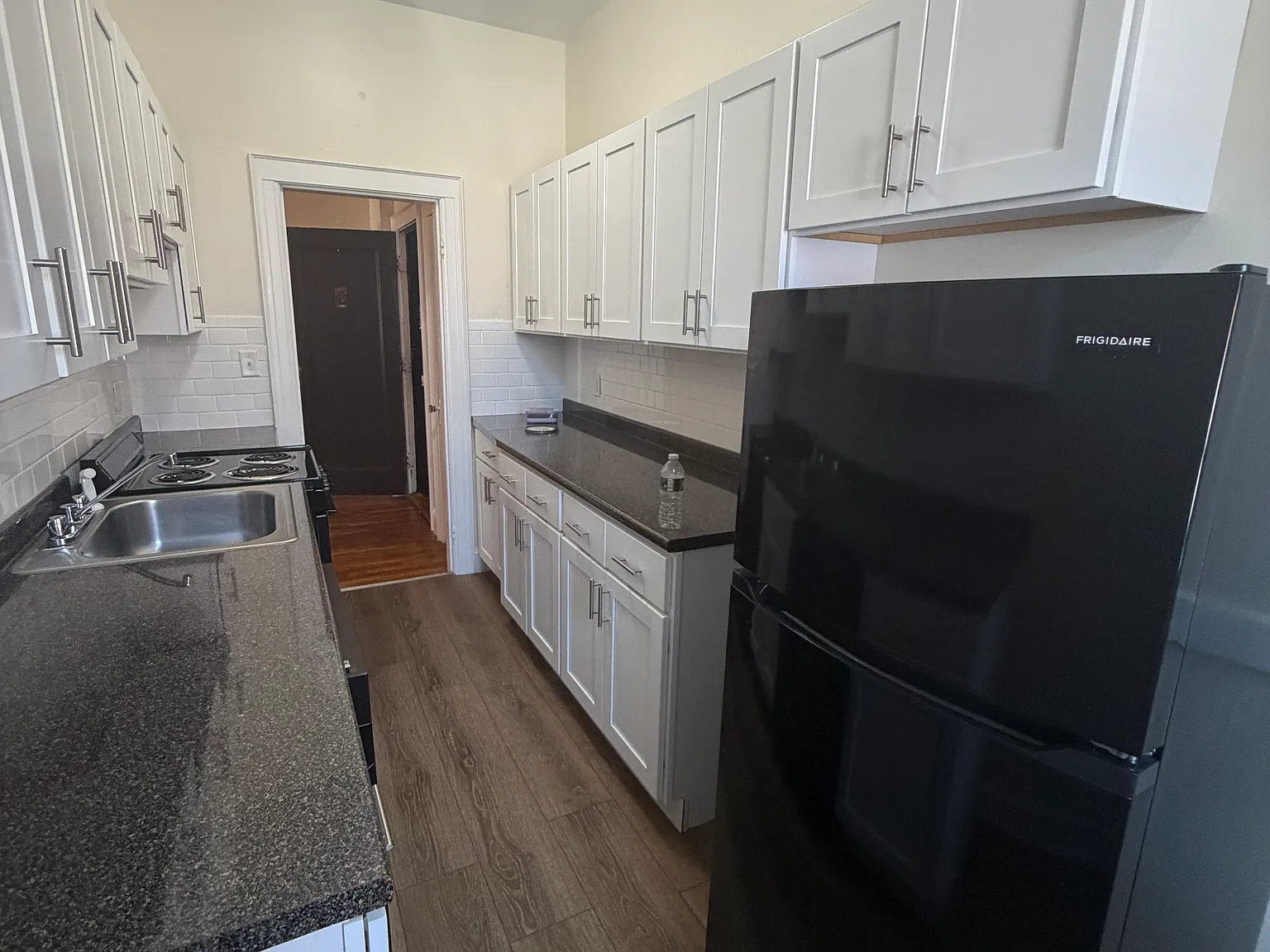 1 bed, 9999 sqft, $2,280 — Photo 3