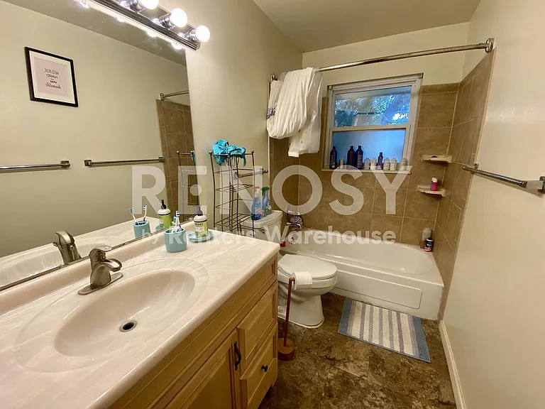 1237 Constitution Ave — Photo 8
