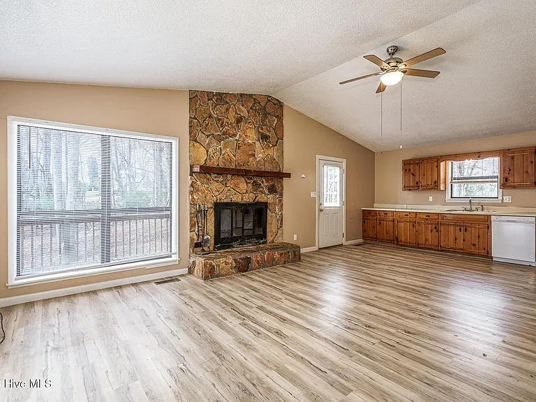 70 Beaver Ridge Trl — Photo 8