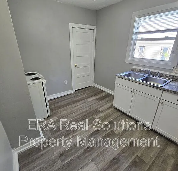 2590 Parkwood Ave #2590 — Photo 9