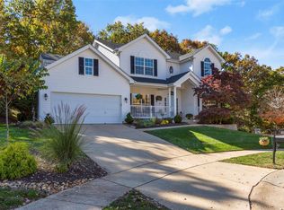 812 Castle Ridge Ct, Ballwin, MO 63021