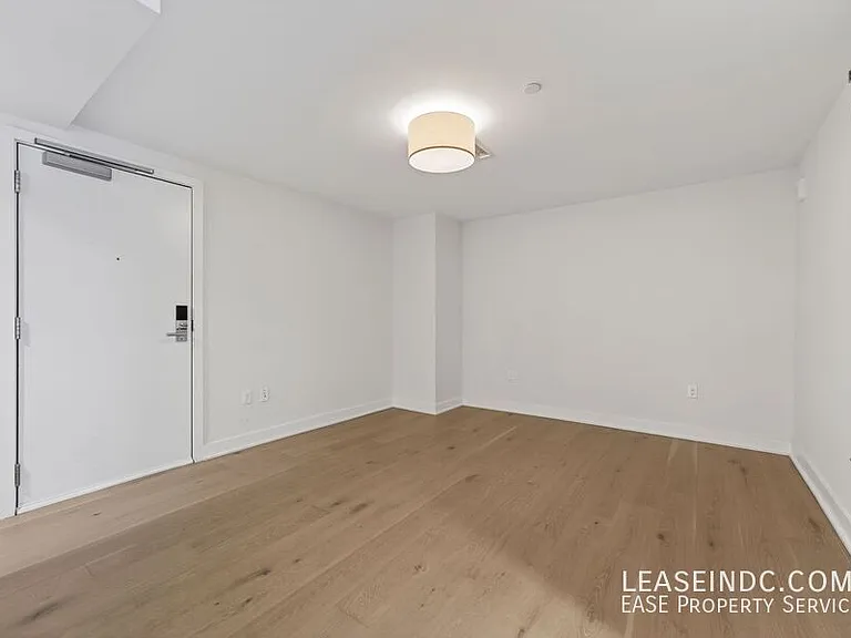 1332 8th St NW — Photo 34