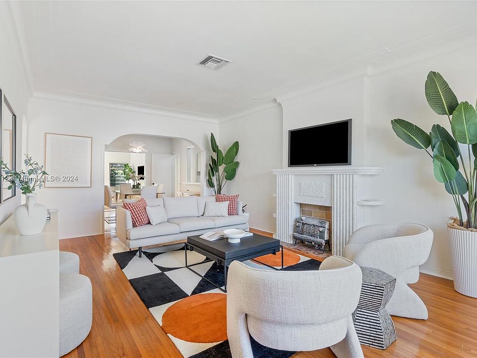 1st image of 9164 Carlyle Ave