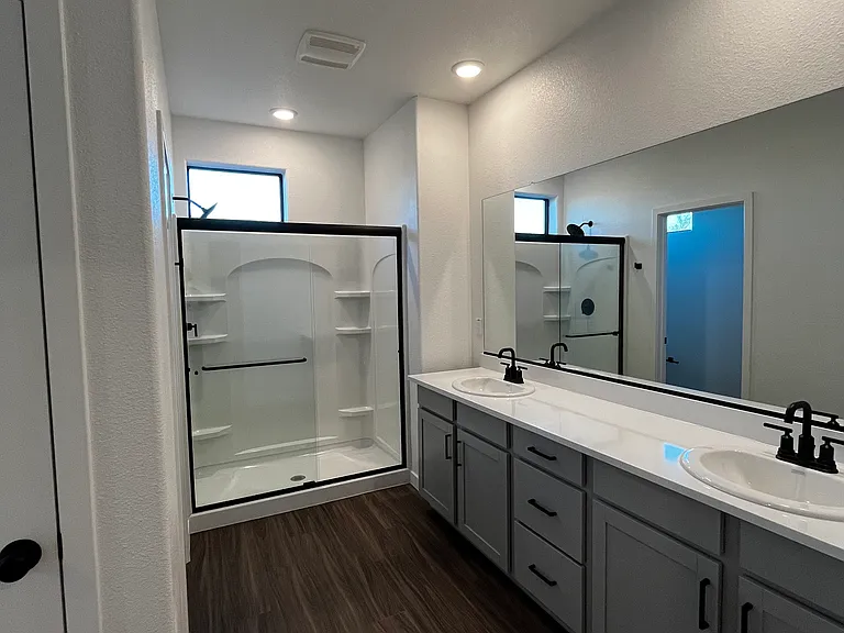 8133 Bodway Pkwy — Photo 41