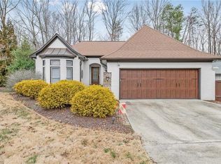 2612 Mackinaw Dr, Greensboro, NC 27455