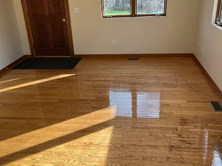 625 E Pleasant St — Photo 5