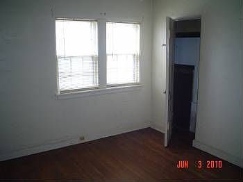 2nd image of 1611 E Ocean View Ave