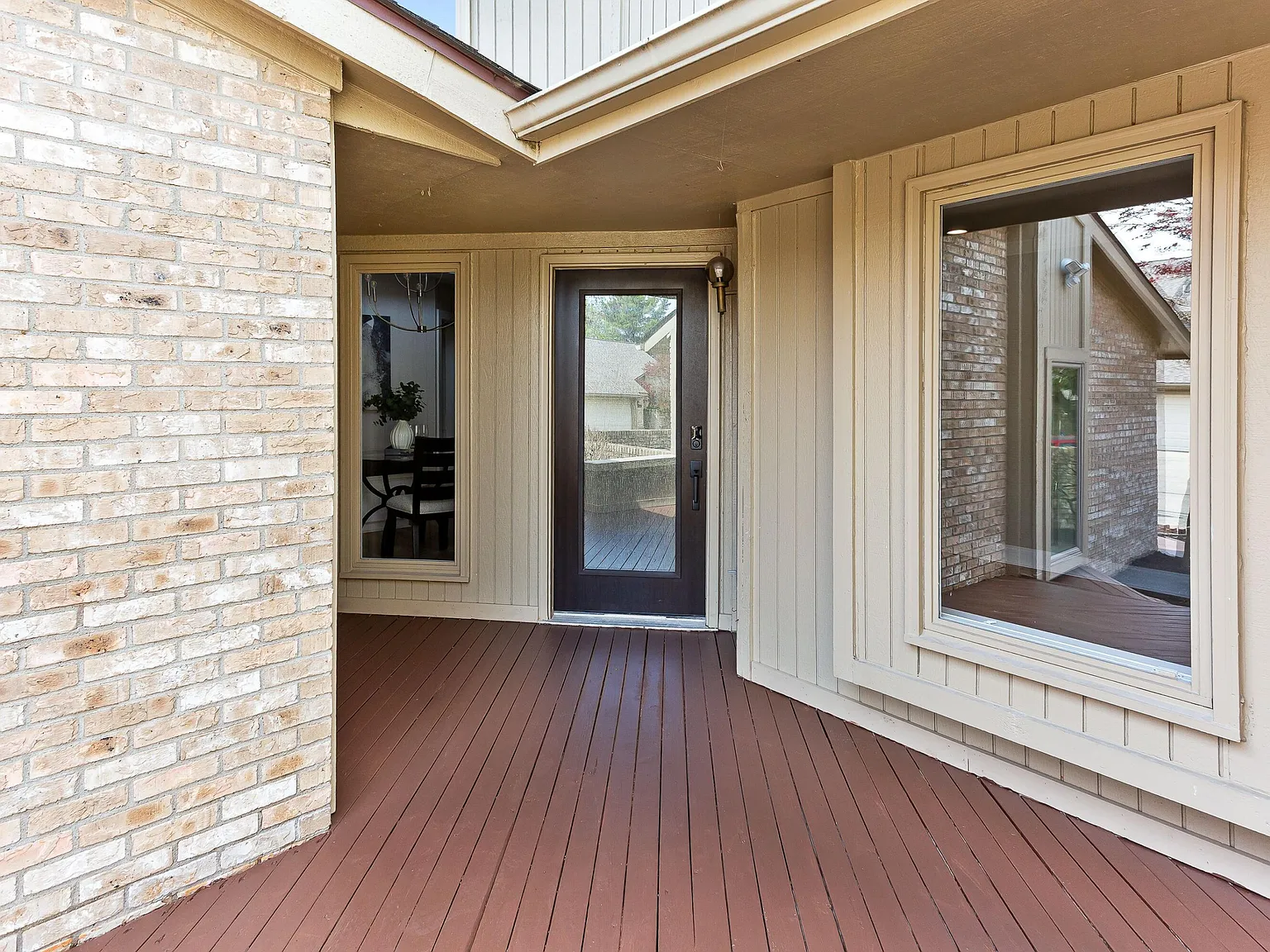 3 bed, 3.5 bath, 2422 sqft, $3,900 — Photo 2
