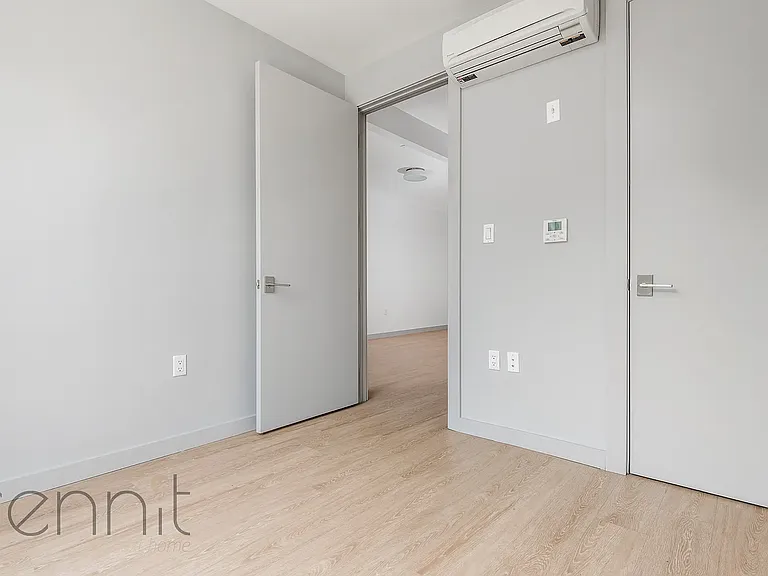 2809 Clarendon Rd #512 — Photo 11