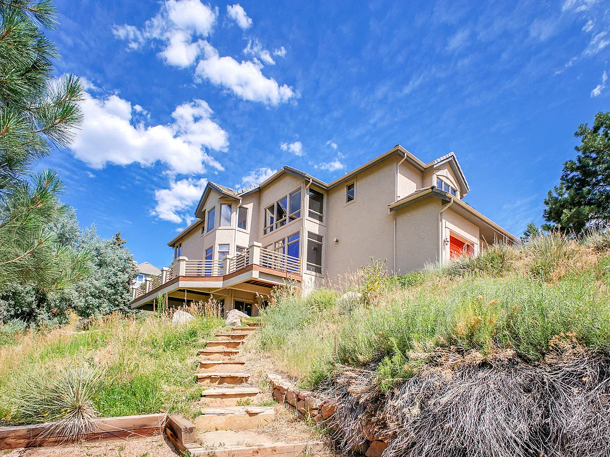 Building Photo - 16374 Sandstone Dr