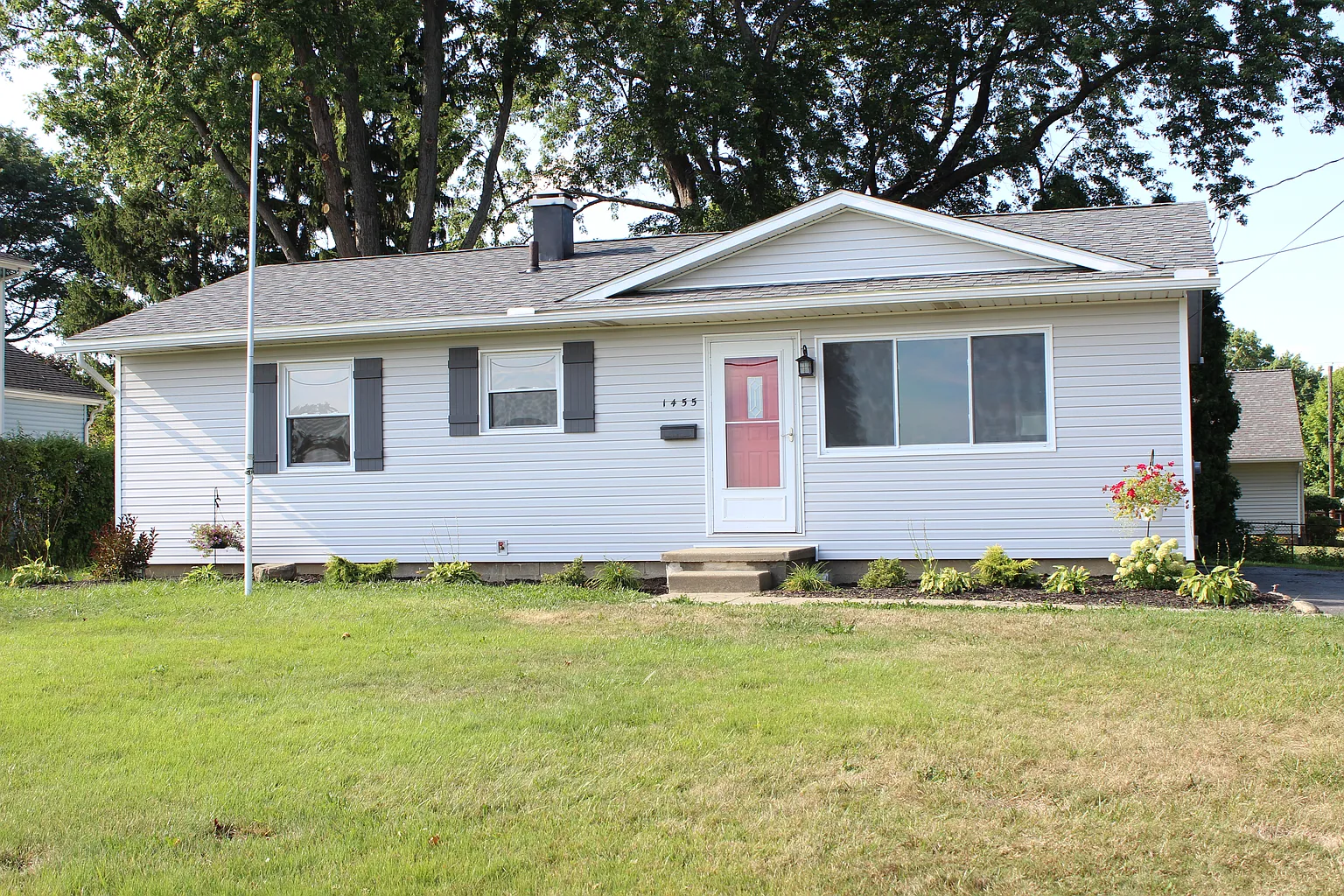 1455 Harden Dr photo 1
