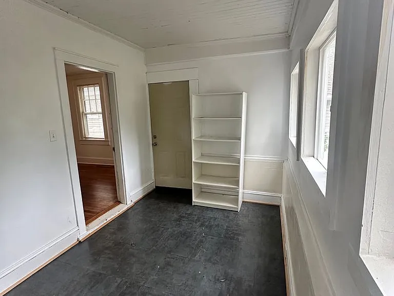 527 Maryland Ave — Photo 15