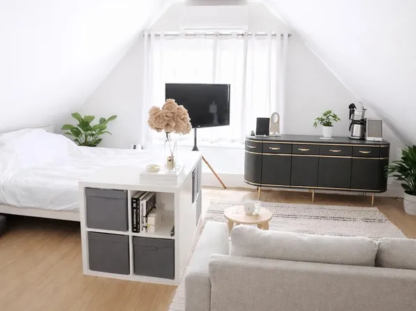 30 Stirton St #3, Hamilton, ON L8L 6E8