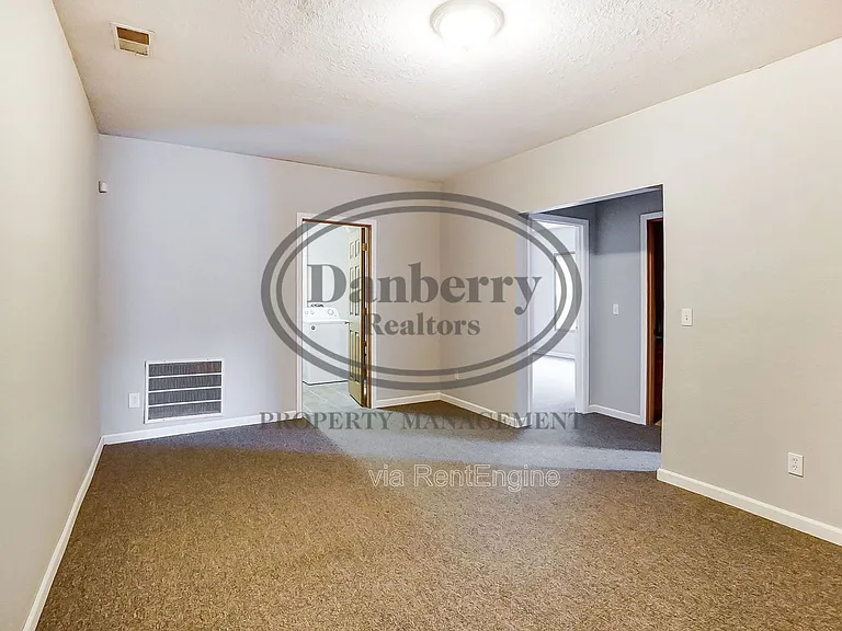 1103 N Byrne Rd — Photo 27