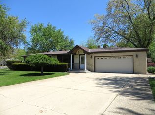 21 S Belle Ave, Arlington Heights, IL 60074