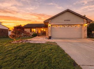27882 White Oak Dr, Brownstown, MI 48183