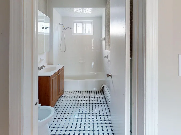 280 McGrath Hwy #1 — Photo 5