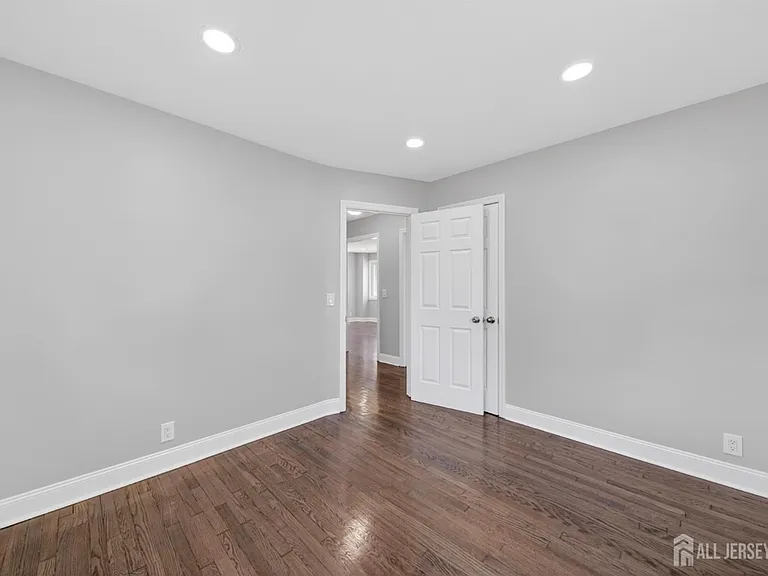 125 E Cherry St — Photo 10