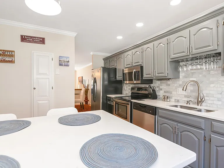 109 Salem St #205 — Photo 2