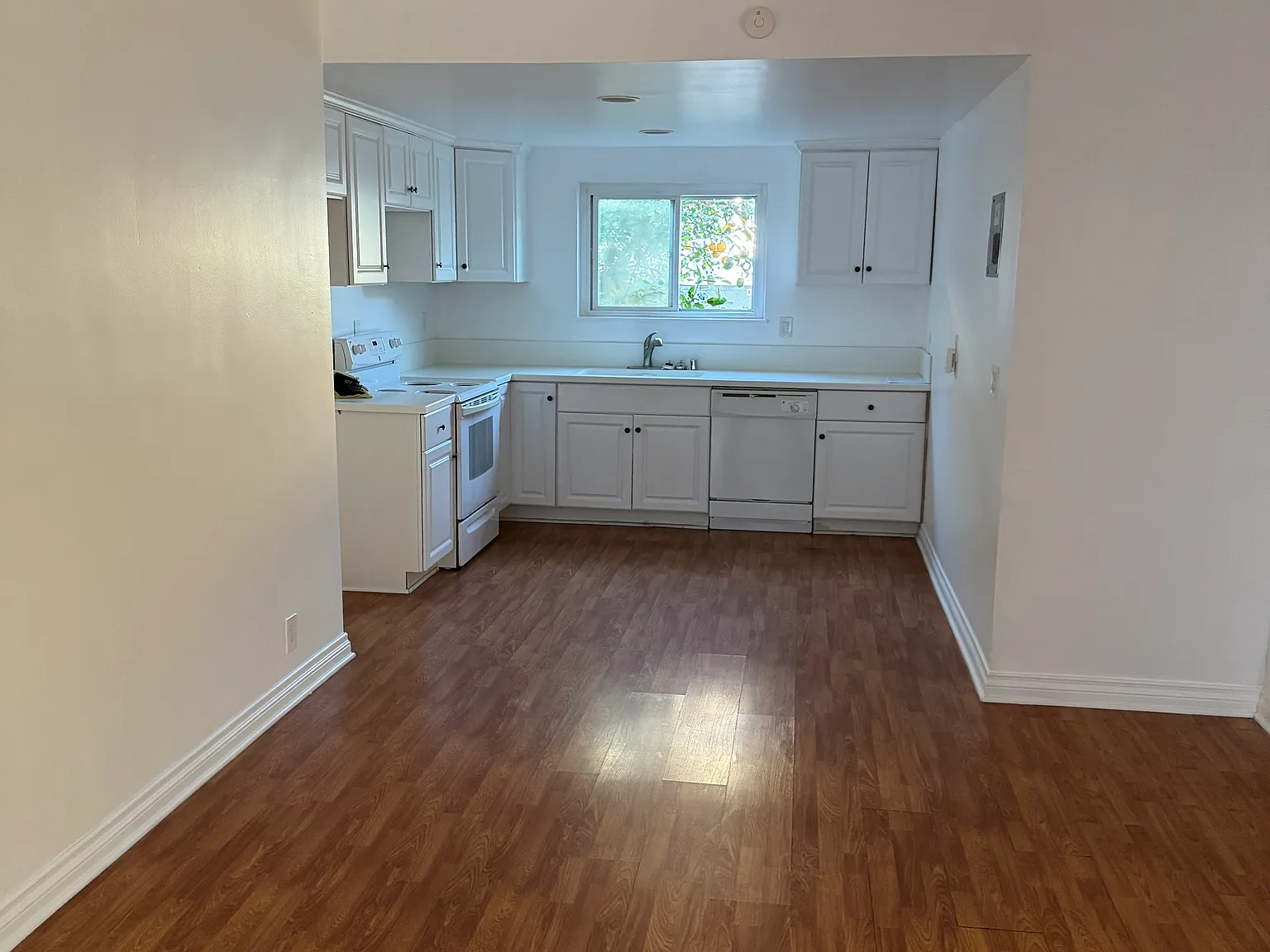 1 bed, 900 sqft, $2,600 — Photo 4