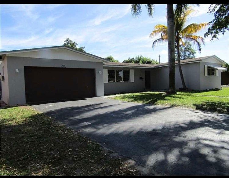 1st image of 528 NW 47th Ave