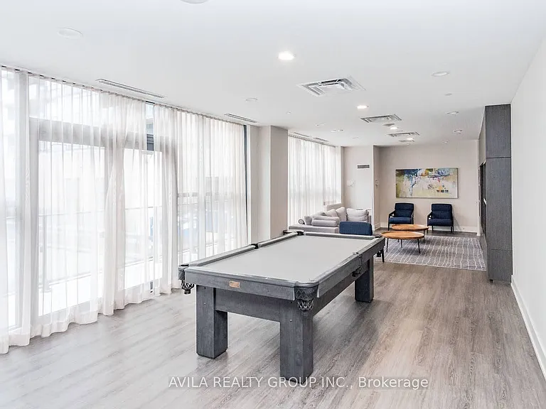 10 Park Lawn Rd #320 — Photo 37