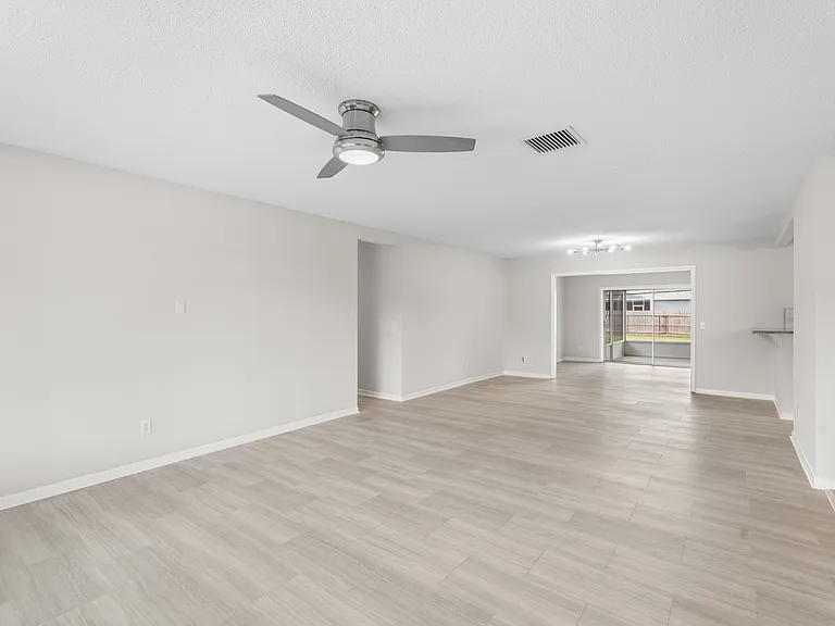2861 SE Calvin St — Photo 10
