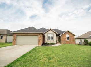 5711 S Robert E Lee St, Battlefield, MO 65619