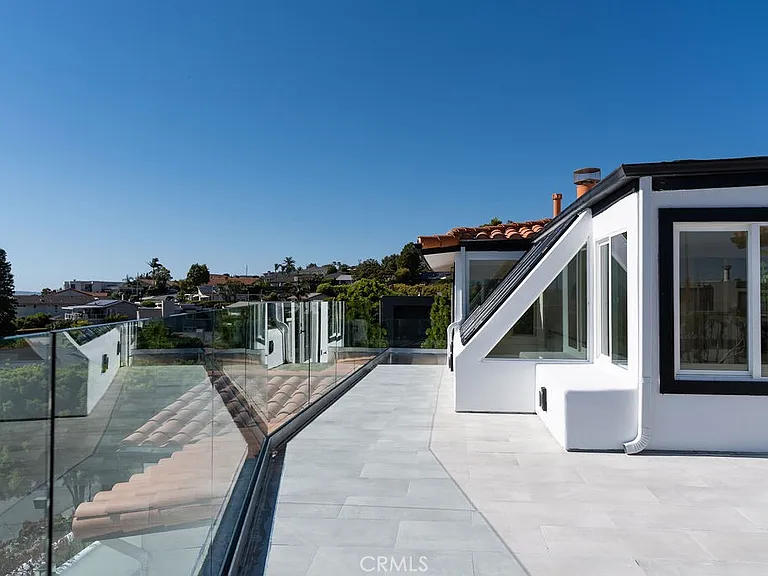 2850 Zell Dr — Photo 30